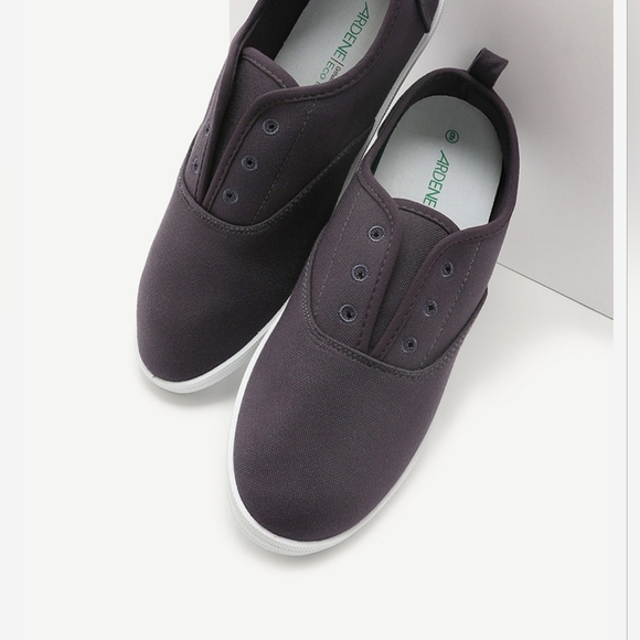 NWT! WOMENS CASUAL CANVAS LACE UP SHOES SNEAKERS NAVY BLUE SIZE 10 - Picture 1 of 2